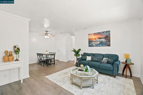 Photo of 1005 Mohr Ln LN #4, Concord, CA 94518 (MLS # 41136707)