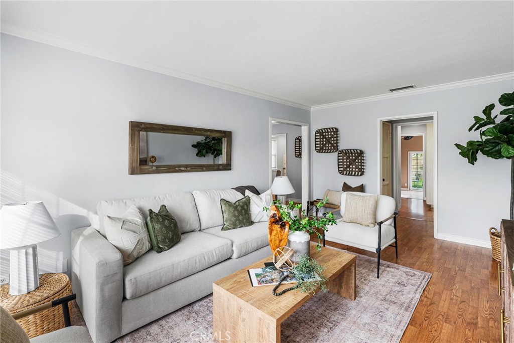 6019 Hardwick Street