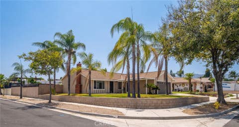 Photo of 1002 Aspen St. ST, Corona, CA 92879 (MLS # SB26166810)