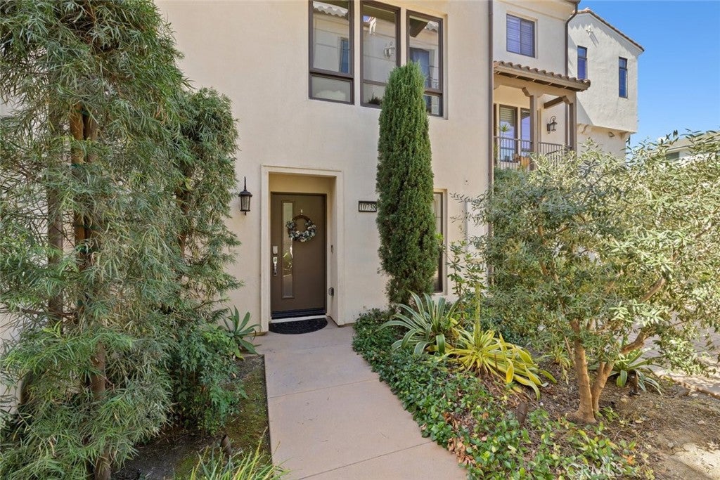10738 Bloomfield