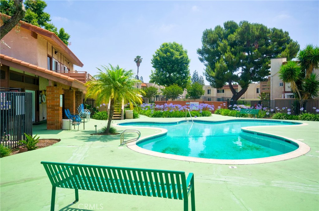 Cinnamon Tree Condominiums (CNTC) - Residential