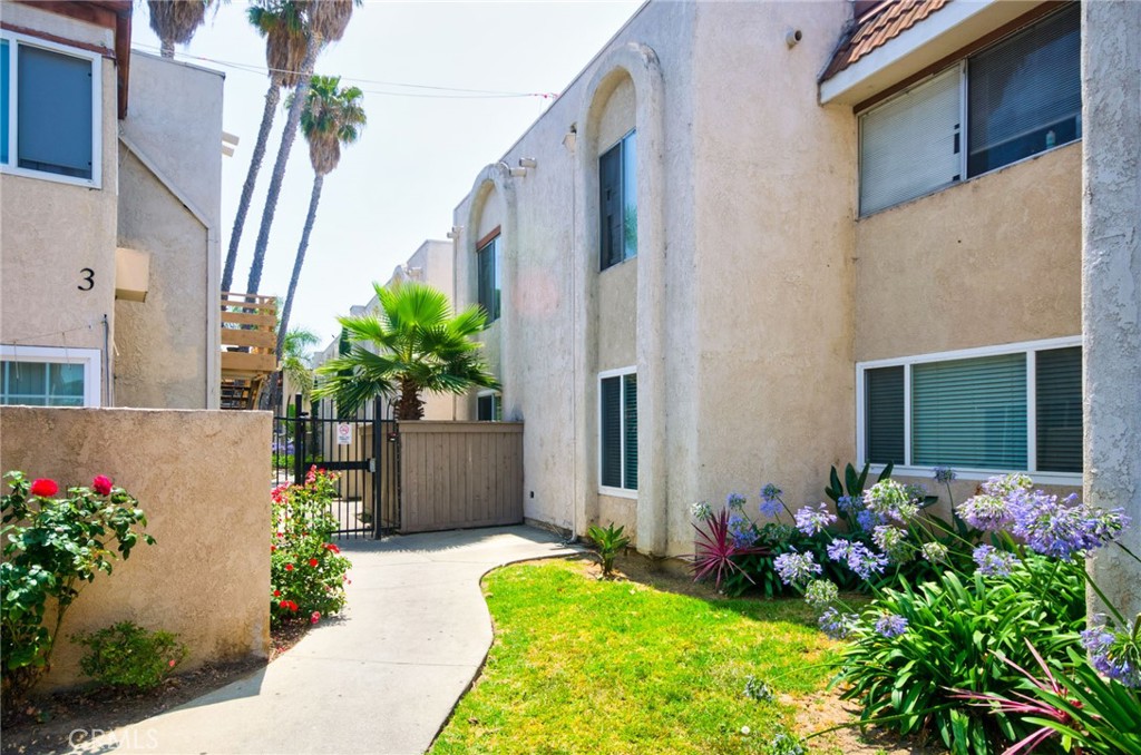 Cinnamon Tree Condominiums (CNTC) - Residential