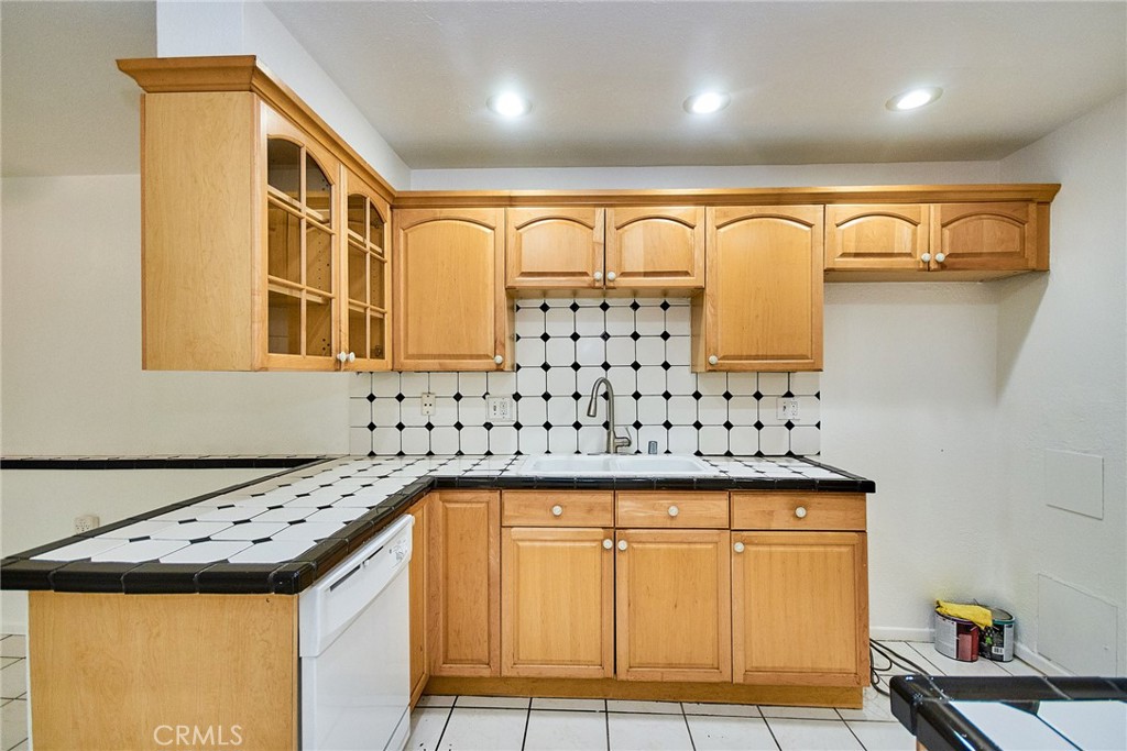 Cinnamon Tree Condominiums (CNTC) - Residential