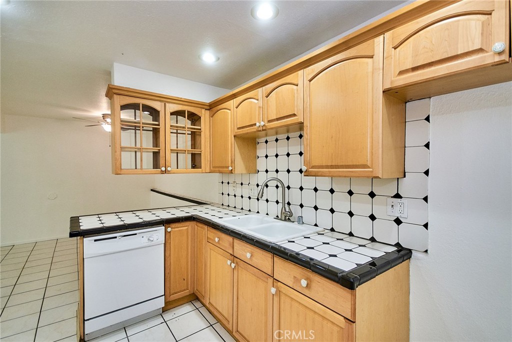 Cinnamon Tree Condominiums (CNTC) - Residential