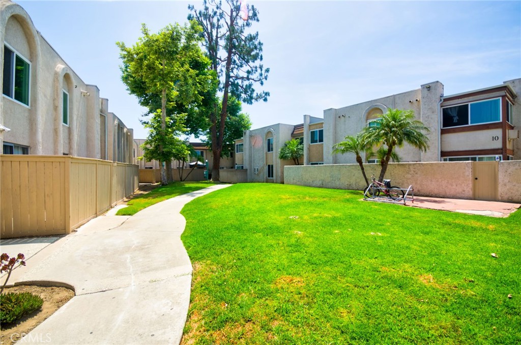 Cinnamon Tree Condominiums (CNTC) - Residential