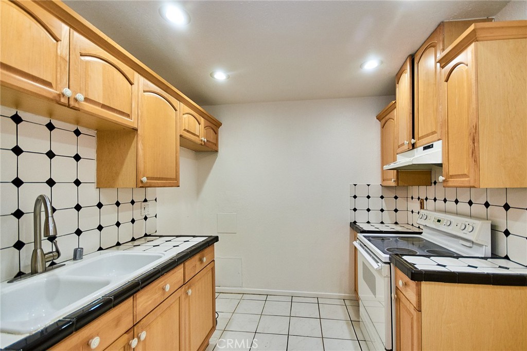 Cinnamon Tree Condominiums (CNTC) - Residential