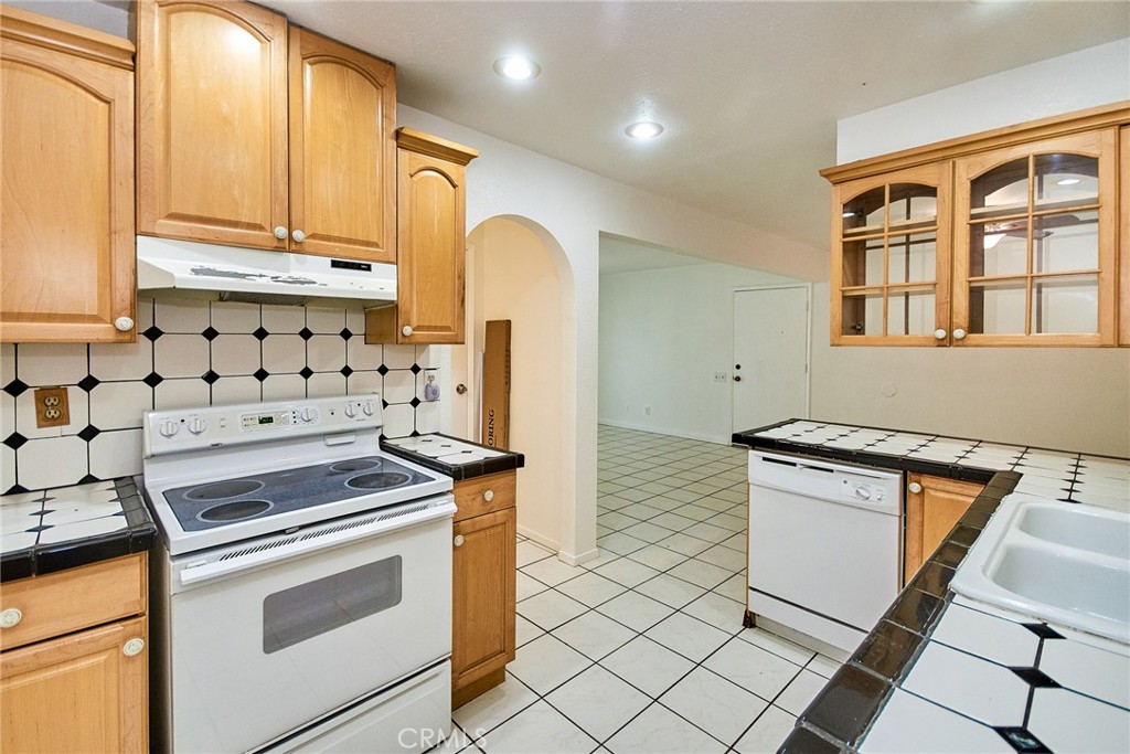 Cinnamon Tree Condominiums (CNTC) - Residential
