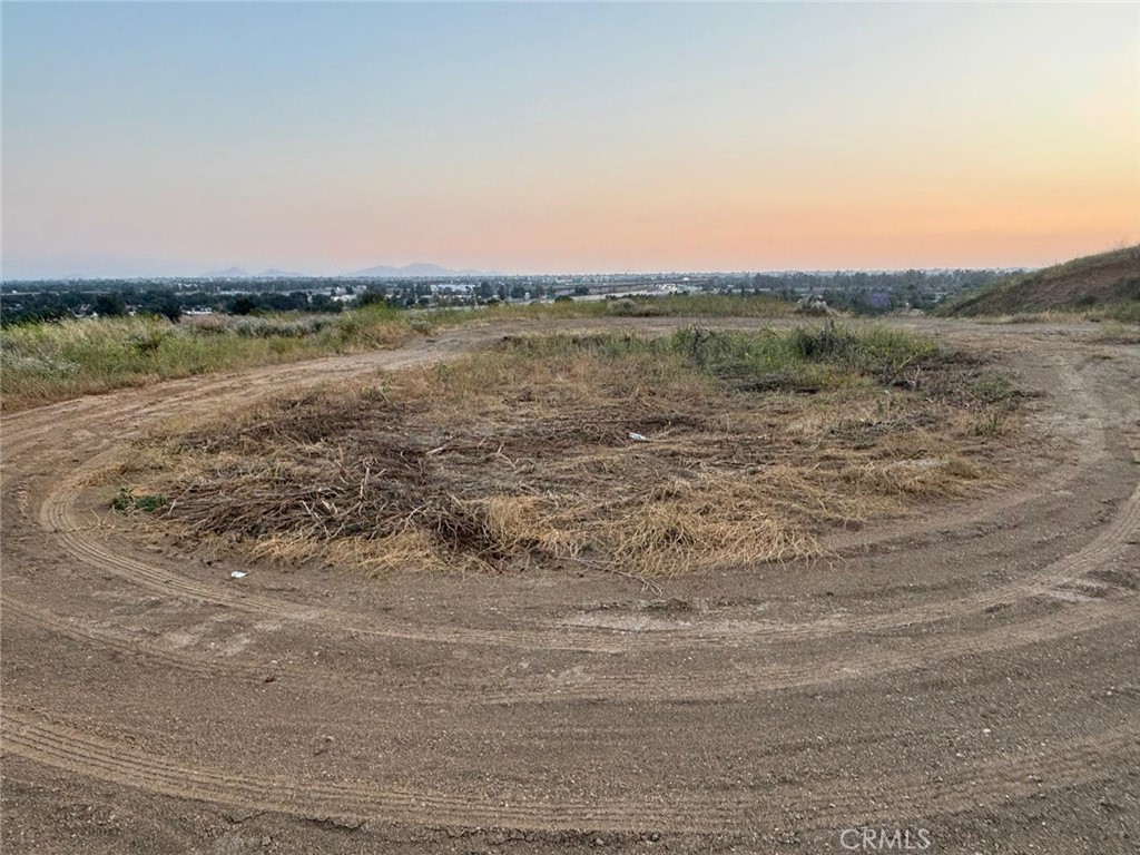 Breathtaking Mountain-Top Land with Panoramic Views – APN: 0151-071-02-0000
Experience the beauty of San Bernardino from above with this stunning mountain-top parcel. Located at a high elevation, this property offers unobstructed panoramic views of the city below, creating the perfect setting for a peaceful retreat or custom dream home. Electricity is already available at the site, making it an excellent opportunity for development or investment. The land is surrounded by natural beauty, offering privacy and tranquility while still being within reach of city amenities. Whether you're looking to build, invest, or simply own a piece of California's scenic mountain landscape, this property delivers incredible potential.