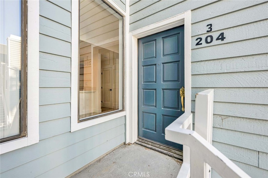 16960 Algonquin 3-204