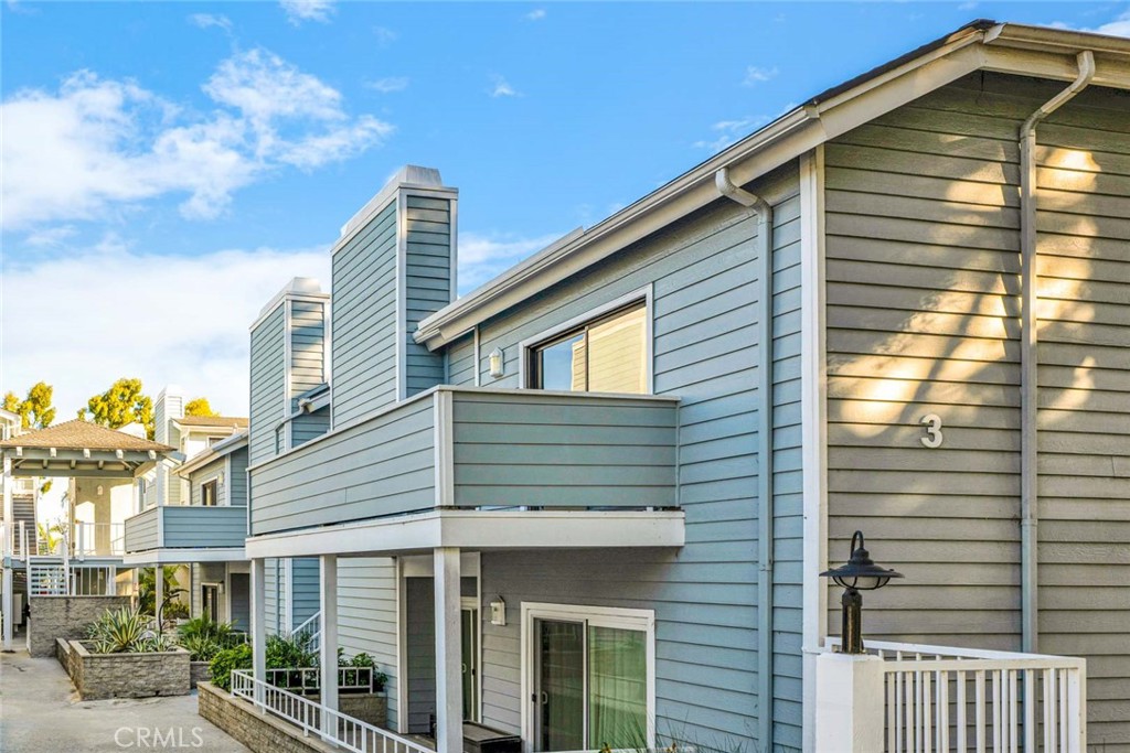 16960 Algonquin 3-204