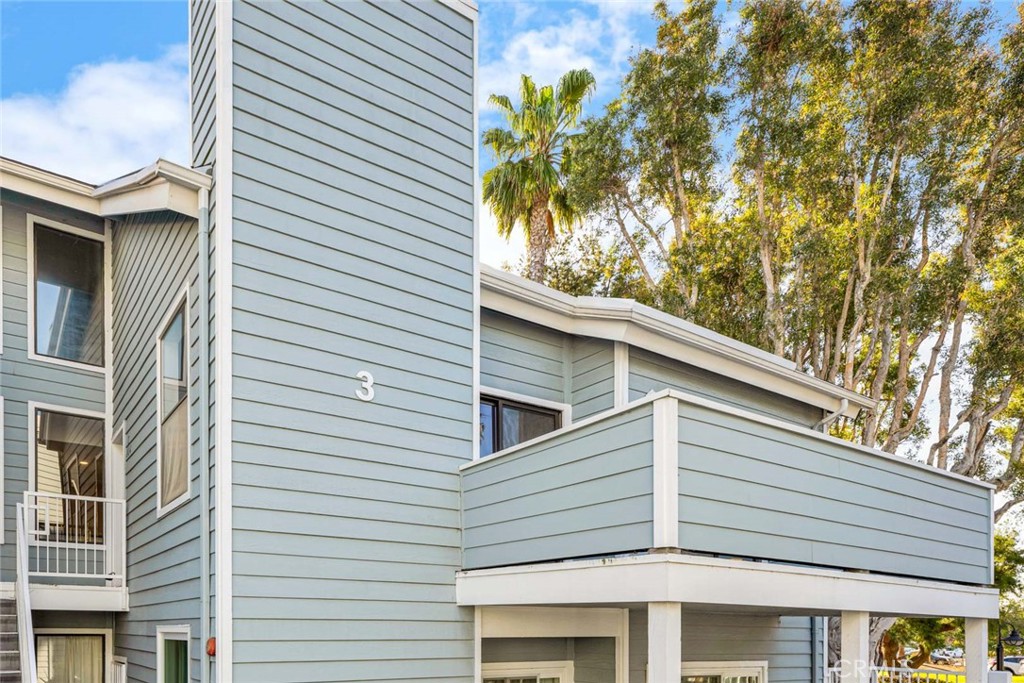 16960 Algonquin 3-204