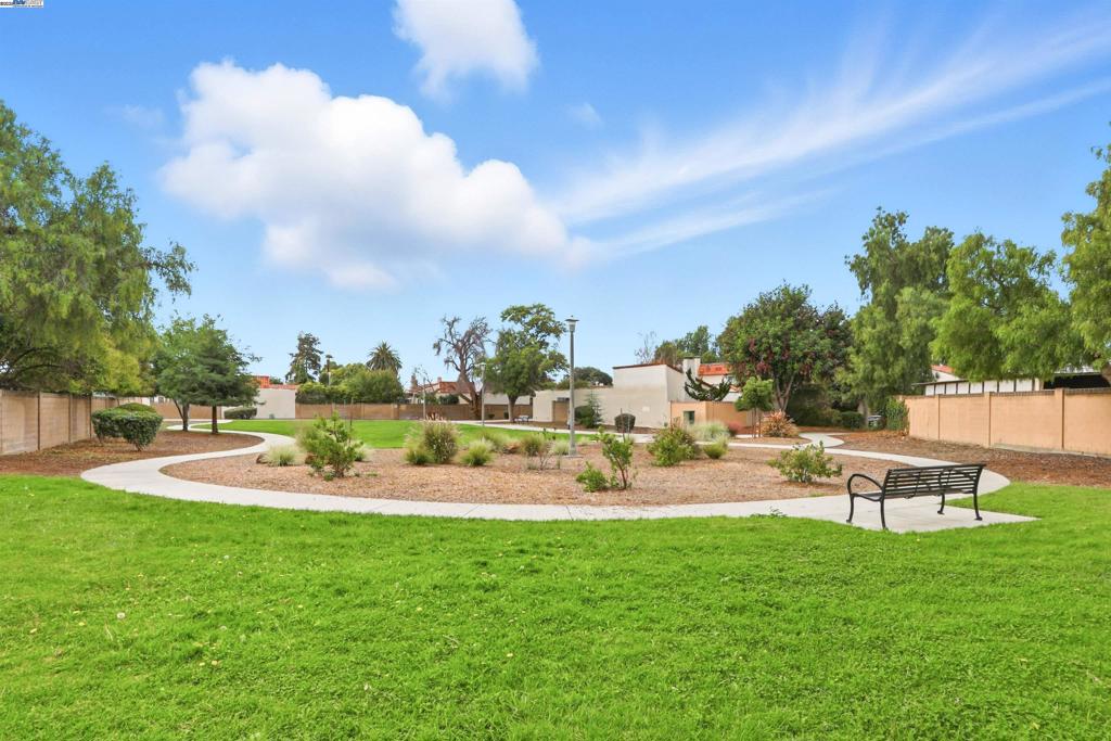 LOS ARBOLES - Residential