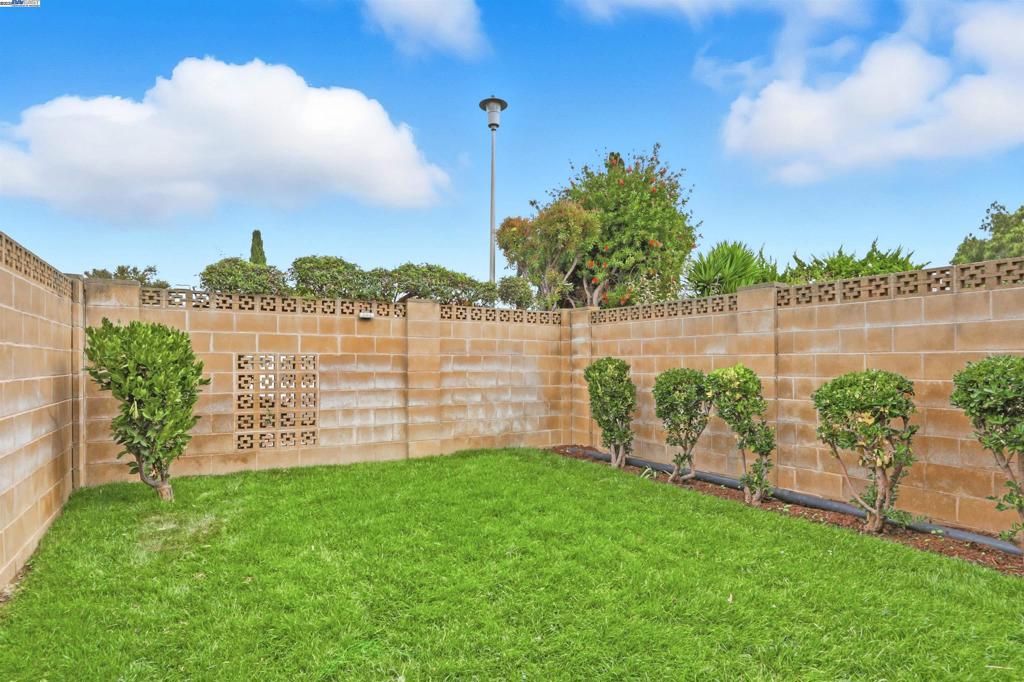 LOS ARBOLES - Residential