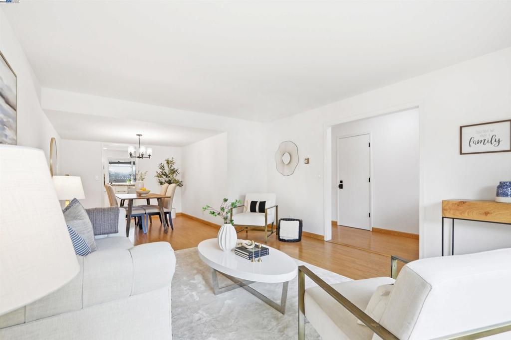 LOS ARBOLES - Residential
