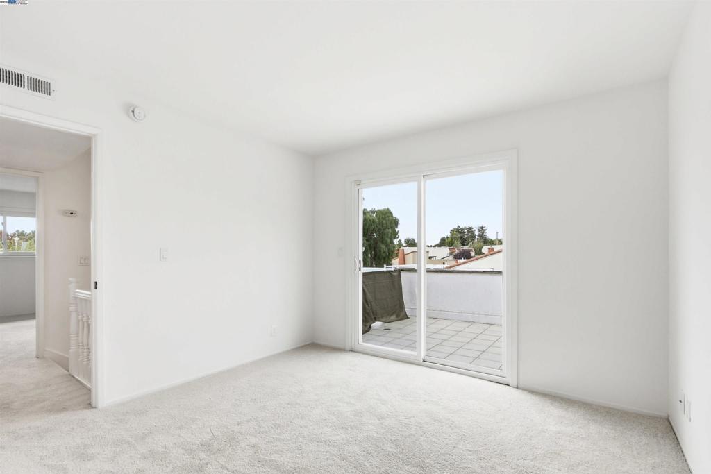 LOS ARBOLES - Residential