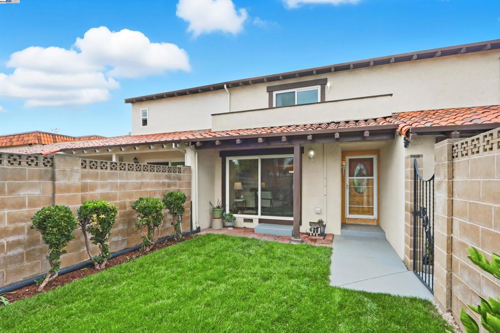LOS ARBOLES - Residential