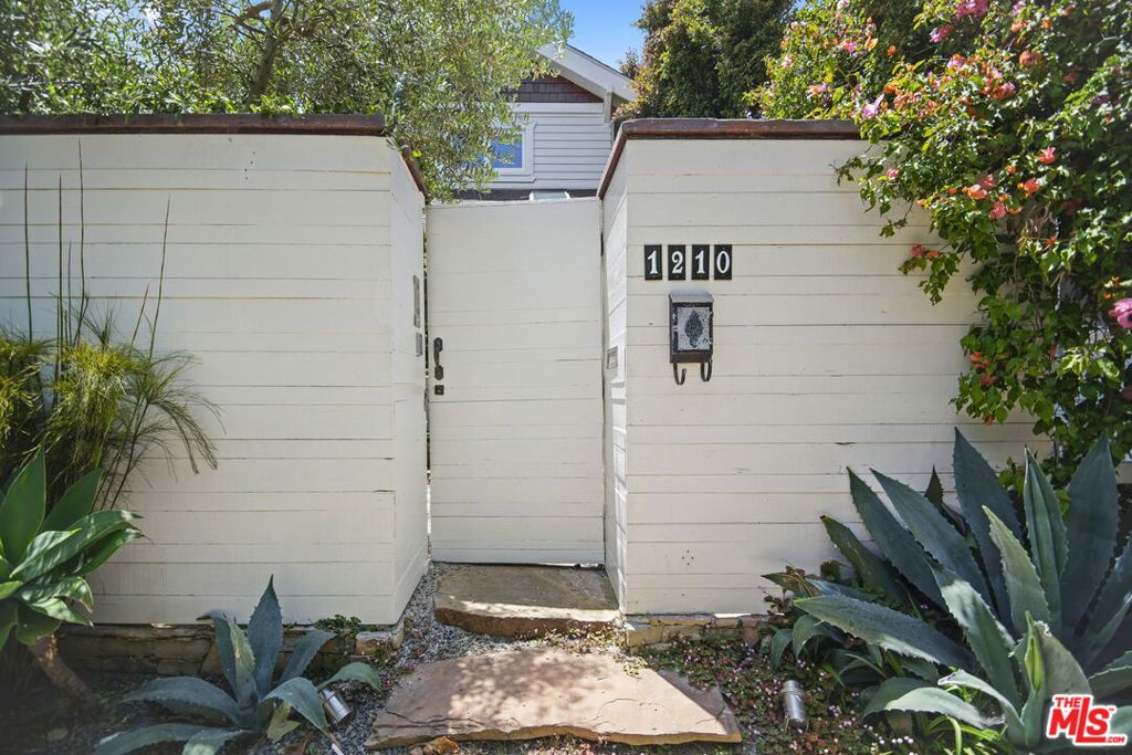 1210 Cabrillo Avenue