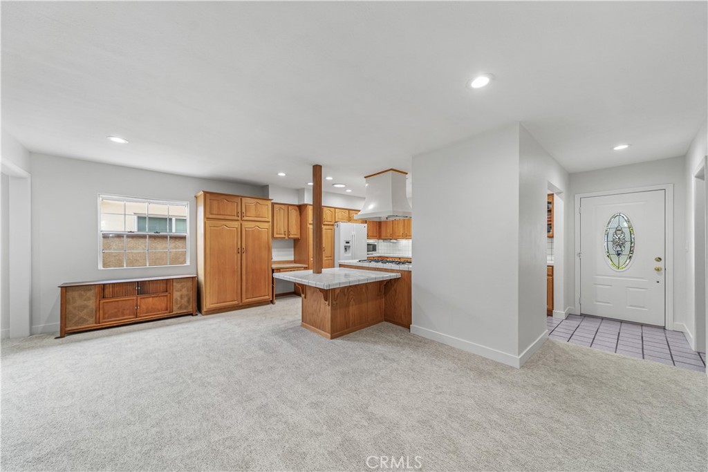 415 N Rennell Avenue