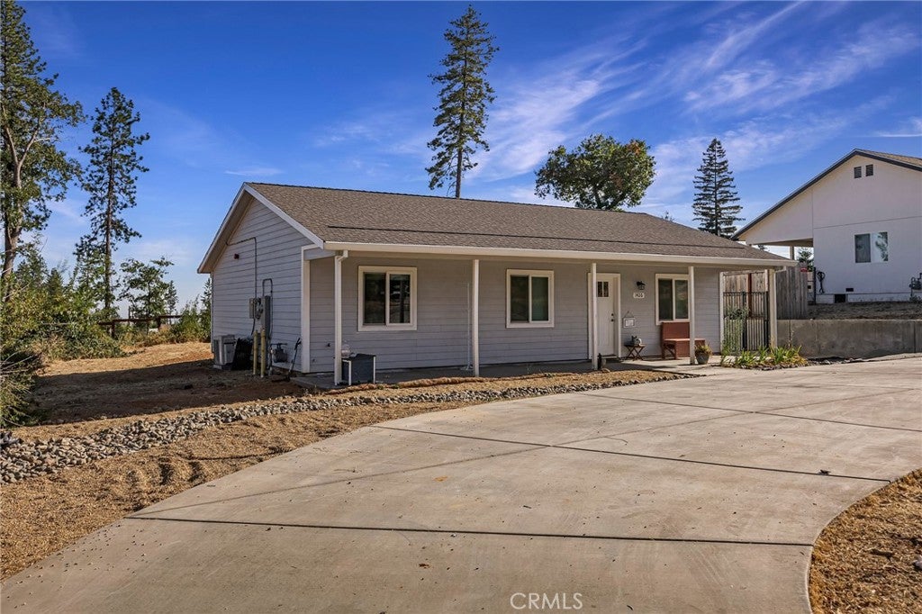 1426 Sleepy Hollow Lane