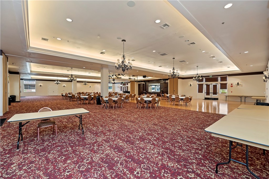 Four Seasons - Residential