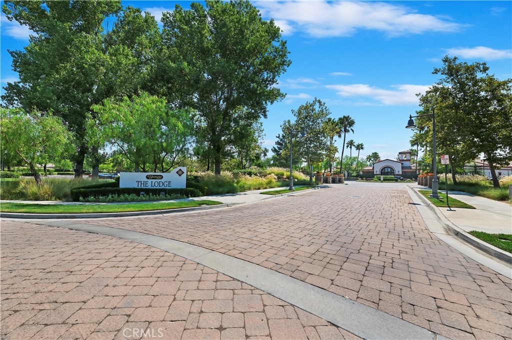 Four Seasons - Residential