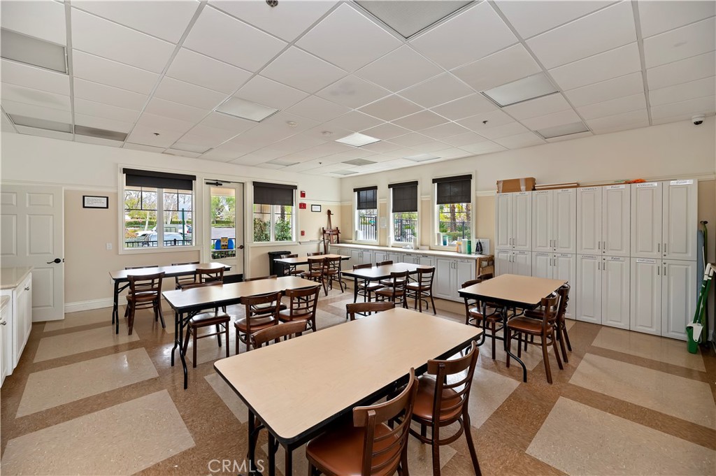 Four Seasons - Residential