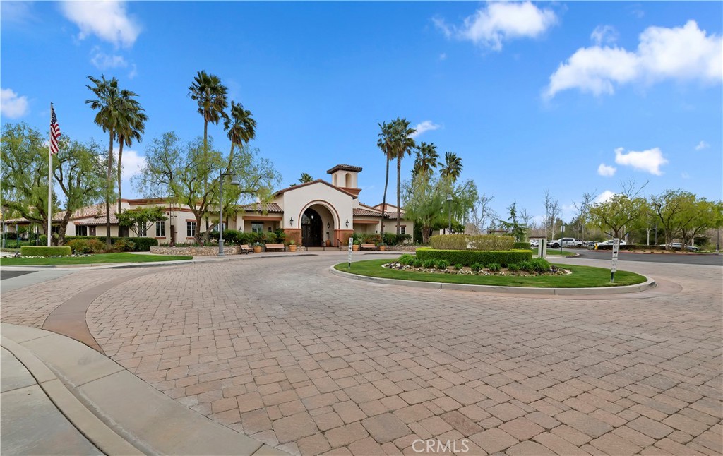 Four Seasons - Residential