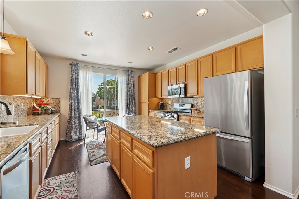 Four Seasons - Residential