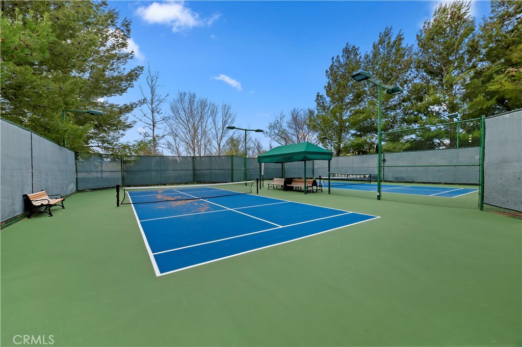 Four Seasons - Residential