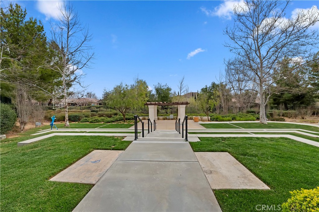 Four Seasons - Residential