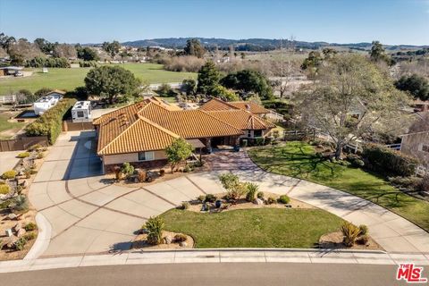 Photo of 4828 Paint Horse Trail, Santa Maria, CA 93455 (MLS # 26836863)
