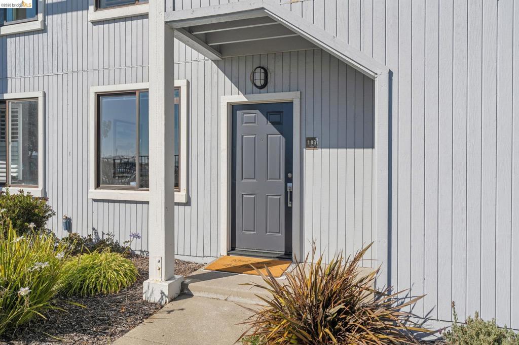 183 Schooner Ct