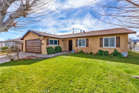Photo of 1156 W Avenue J10, Lancaster, CA 93534 (MLS # SR26041933)