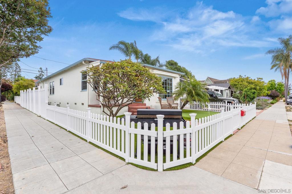 3247 33rd