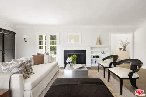 Photo of 1706 Comstock Avenue, Los Angeles, CA 90024 (MLS # 26869205)