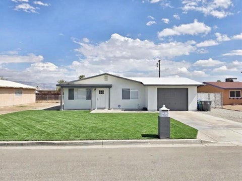 Photo of 43186 Nairobi Drive, Indio, CA 92201 (MLS # 219153392DA)