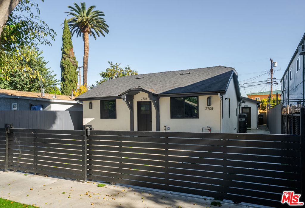 2706 S Cochran Avenue