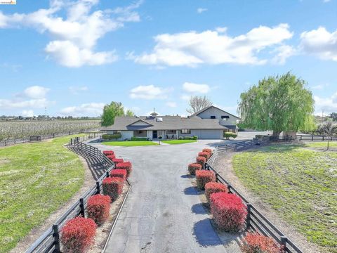 Photo of 2650 Sellers Ave Ave, Brentwood, CA 94513 (MLS # 41127206)