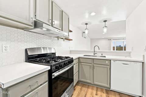 Tiny photo for 3089 Bayshore Avenue, Ventura, CA 93001 (MLS # V1-37618)
