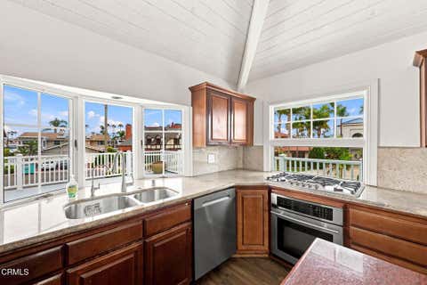 Tiny photo for 3089 Bayshore Avenue, Ventura, CA 93001 (MLS # V1-37618)