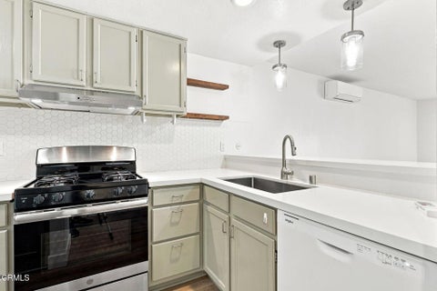 Tiny photo for 3089 Bayshore Avenue, Ventura, CA 93001 (MLS # V1-37618)