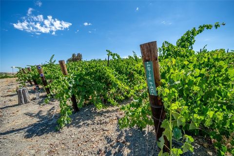 Tiny photo for 6172 Hawk Ridge Place Pl, Paso Robles, CA 93446 (MLS # SC26018333)