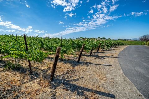 Tiny photo for 6172 Hawk Ridge Place Pl, Paso Robles, CA 93446 (MLS # SC26018333)