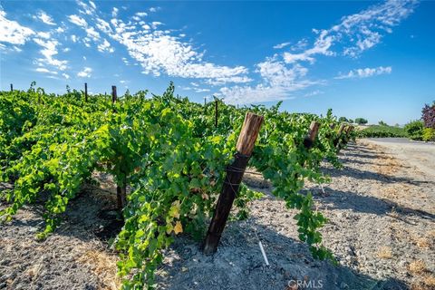 Tiny photo for 6172 Hawk Ridge Place Pl, Paso Robles, CA 93446 (MLS # SC26018333)