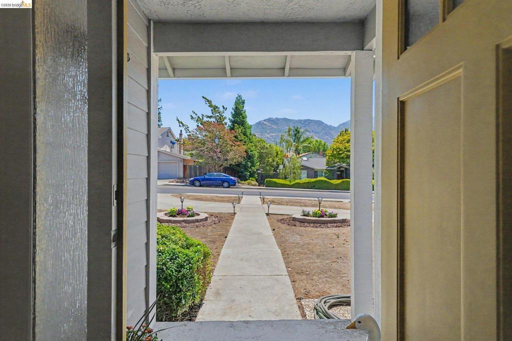 332 Chardonnay Cir
