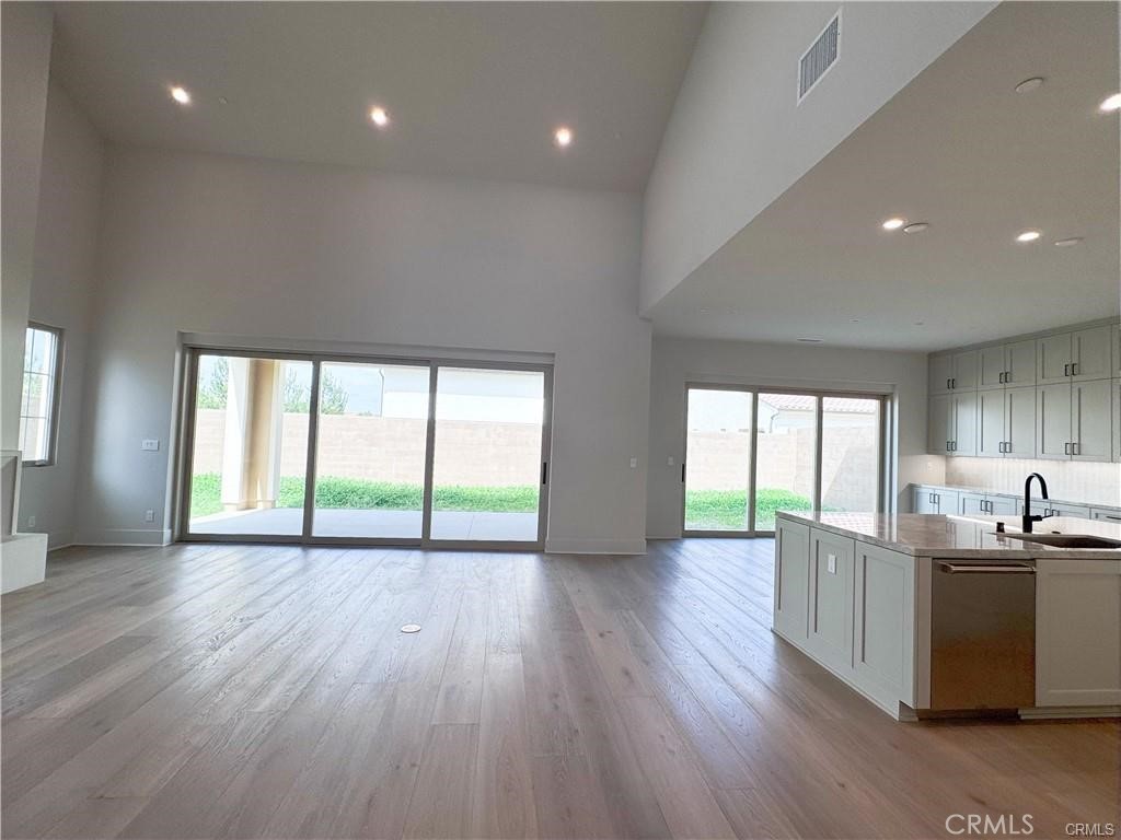 groves - Residential Lease