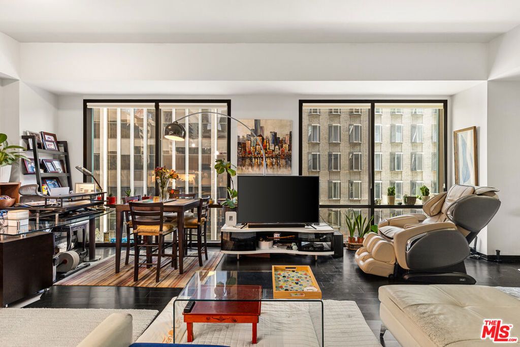 Photo of 655 S Hope Street #701, Los Angeles, CA 90017 (MLS # 26671559)