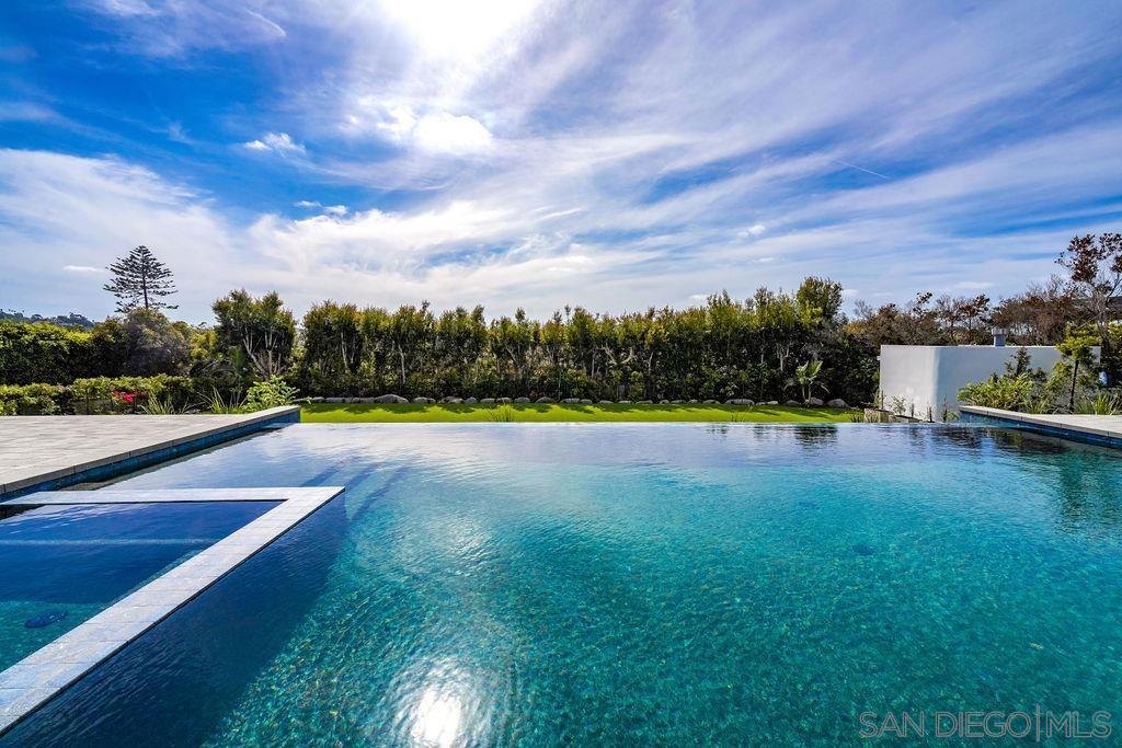 8308 Calle Del Cielo