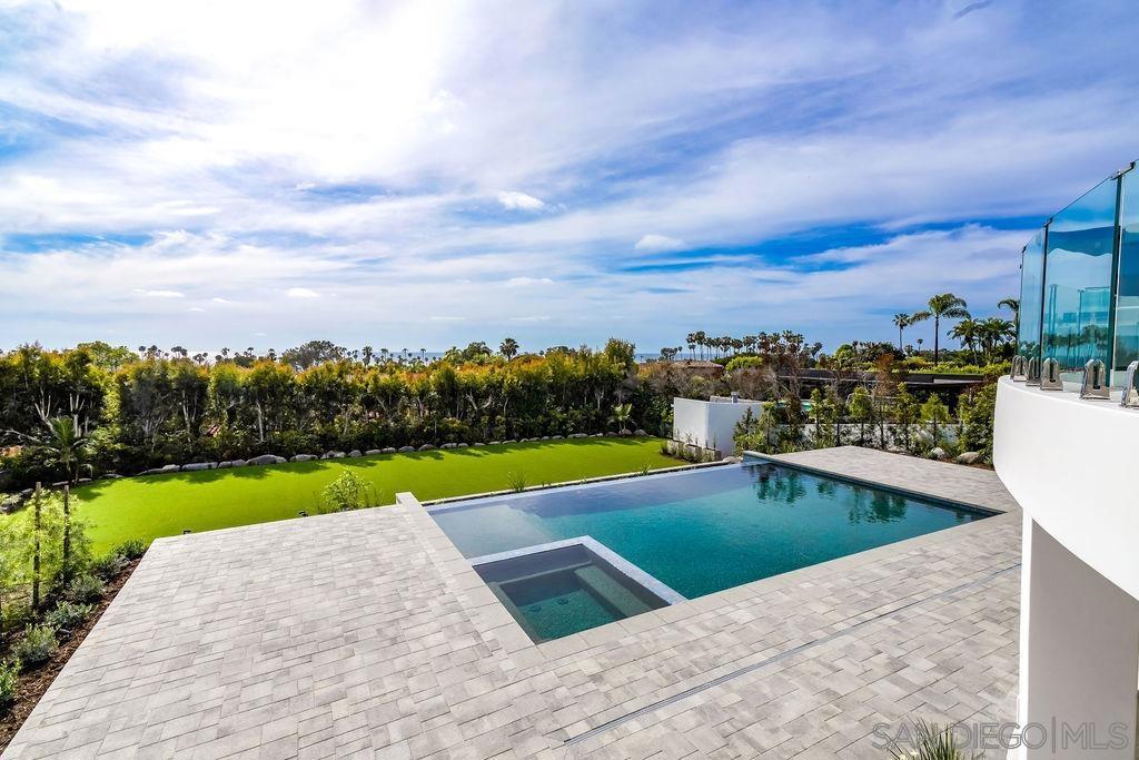 8308 Calle Del Cielo