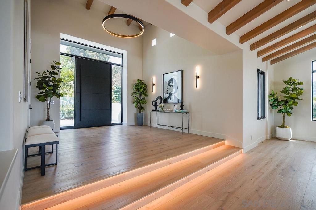 8308 Calle Del Cielo